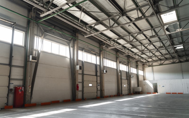 Каркасный металлический гараж - стационарная конструкция, которую устанавливают на фундамент