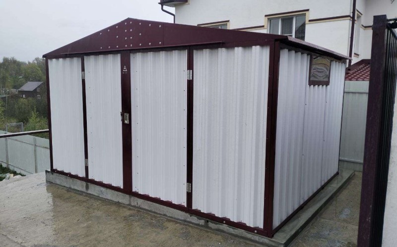 Оформление гаража может стать важной составляющей индивидуального образа участка