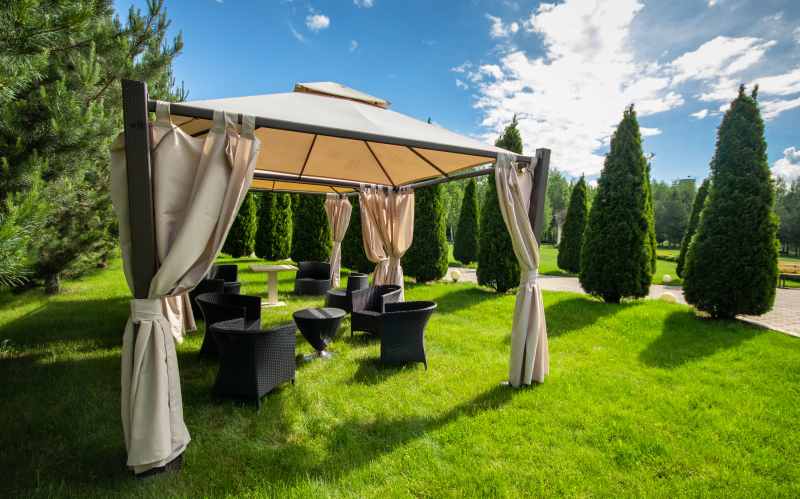 Если вы хотите действительно красивый изысканный участок, стоит придерживаться определённого стиля при планировании