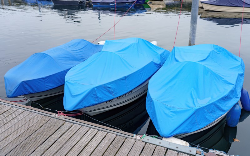 Стоянка непосредственно на воде - это удобно, поскольку судно всегда под рукой