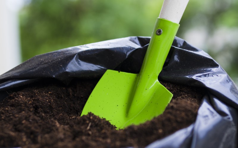 Для сохранения здоровья грунта нужно грамотно перерабатывать органические остатки