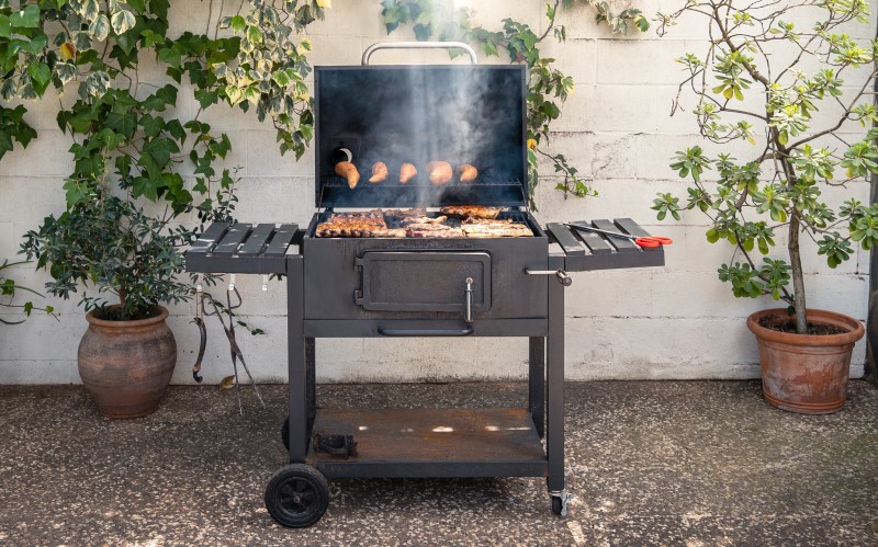 Прежде чем распланировать свой участок, ознакомьтесь с требованиями к мангальной зоне