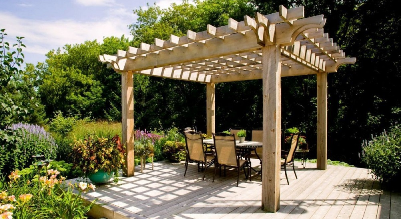 Пергола со столом для пикника