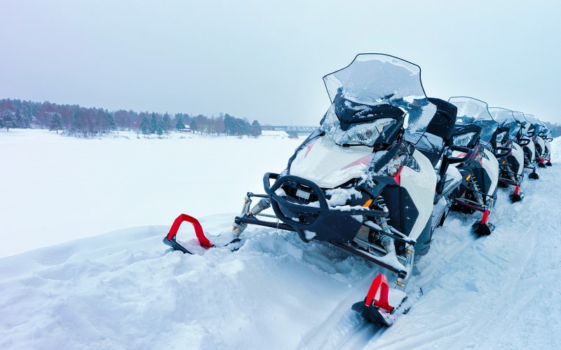 Готовить снегоход к хранению необходимо не позднее, чем через 10 дней после прекращения эксплуатации