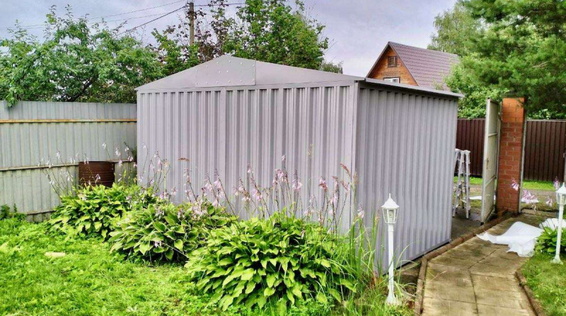 Хозблок СКОГГИ с двускатной крышей