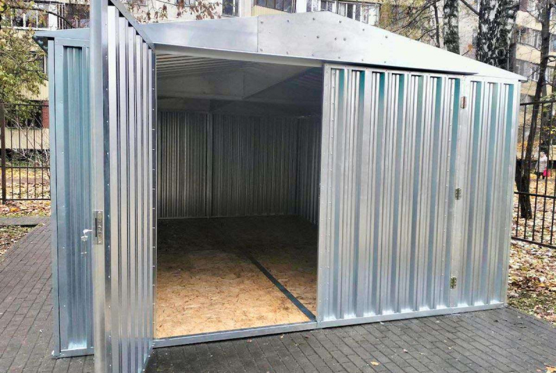 Гараж SKOGGY легко разобрать и перевезти куда угодно