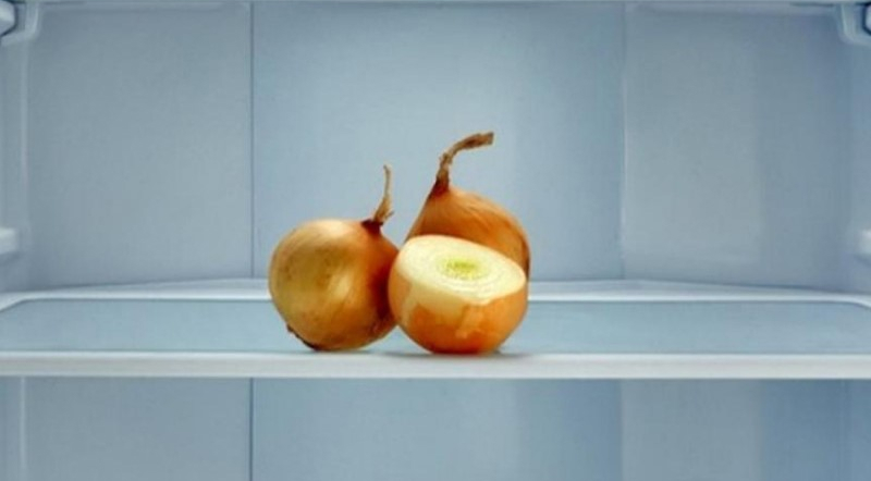 Лук в холодильнике