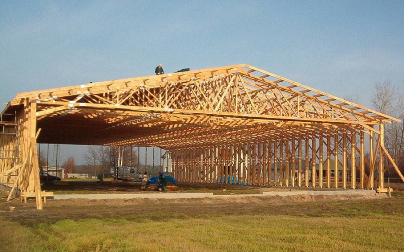 Деревянный ангар