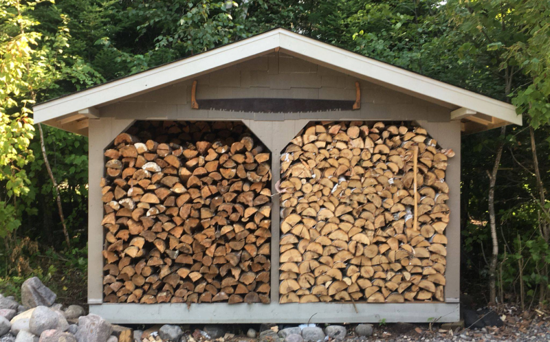 Дровница из камня