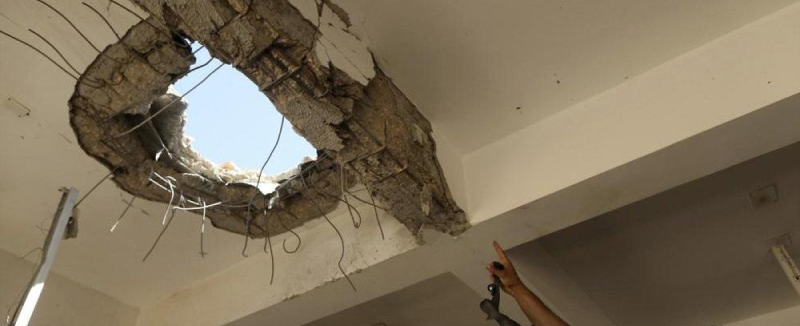 Дыры в потолке