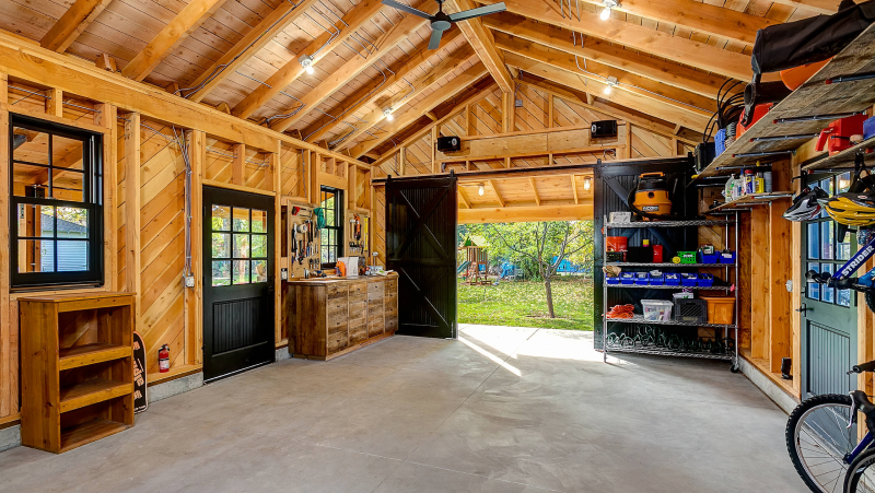 Сарай в качестве мастерской