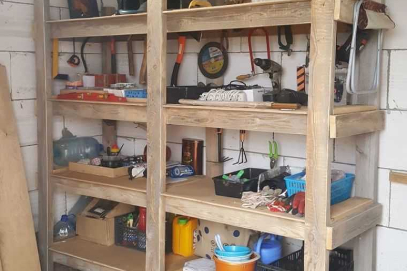 Стеллаж из дерева