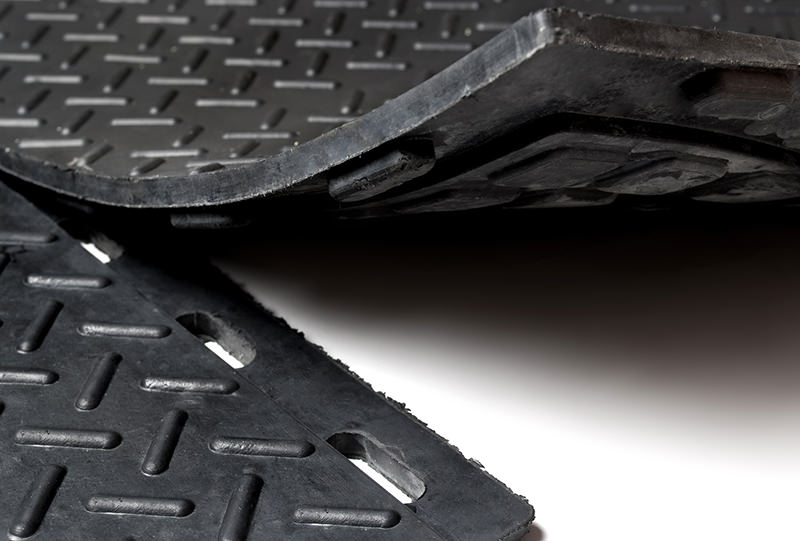 Резиновый пол в гараж