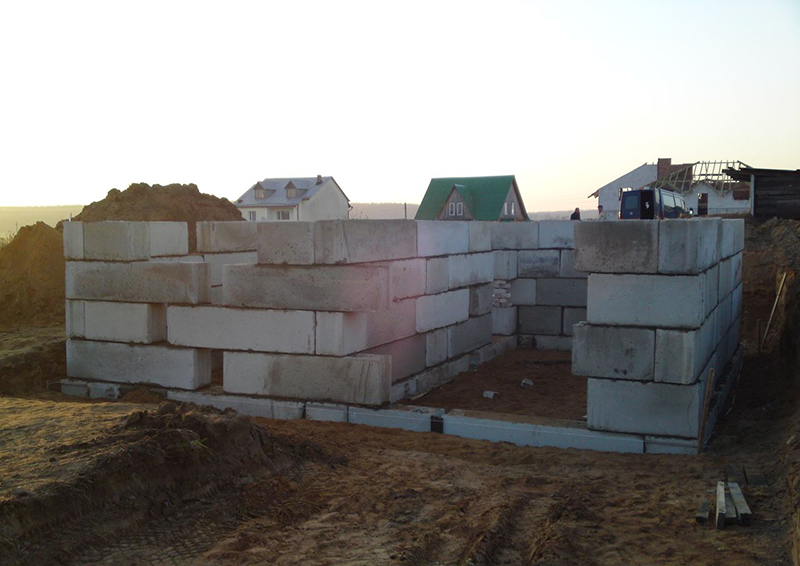 Гараж из блоков фбс 