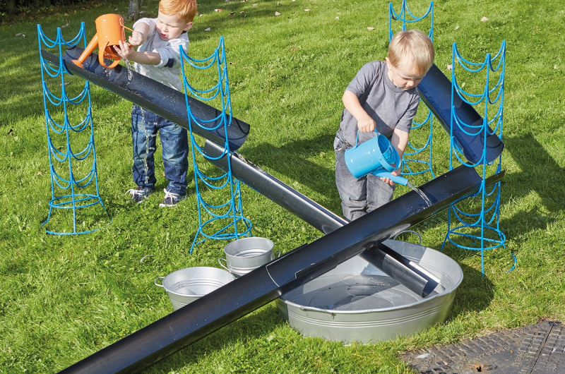 Дети на даче