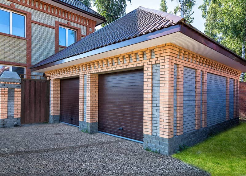 Гараж кирпичный