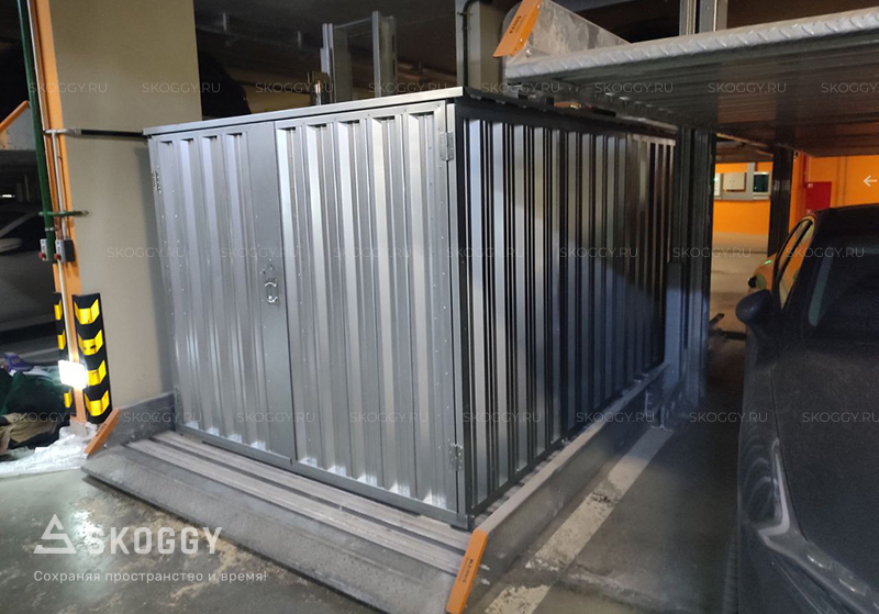 Контейнер на двухуровневой парковке