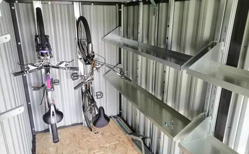 Капитальный гараж или хозяйственный бокс обычно становятся первым выбором места для хранения велосипеда
