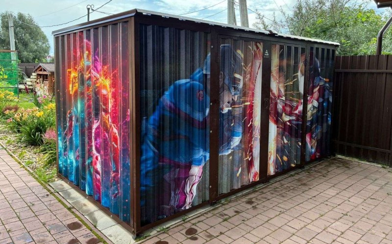 Если вы хотите сделать привлекательным хозблок и внутри, и снаружи, то можете заказать быстровозводимый контейнер SKOGGY