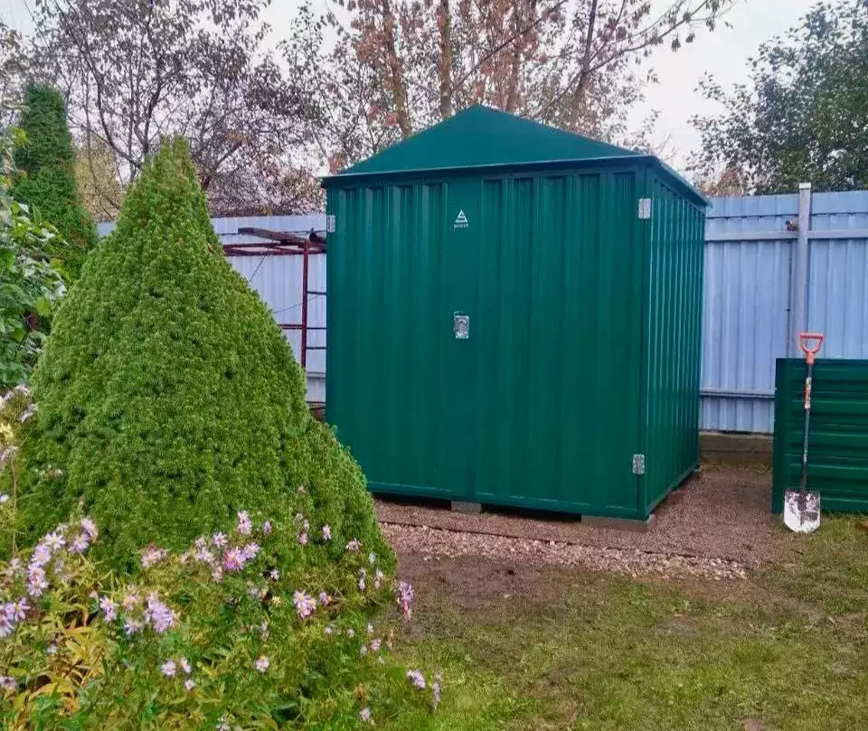 Компактный хозблок для личных вещей в сочном зеленом цвете в дер. Малые Горки, Наро-Фоминский р-н, МО