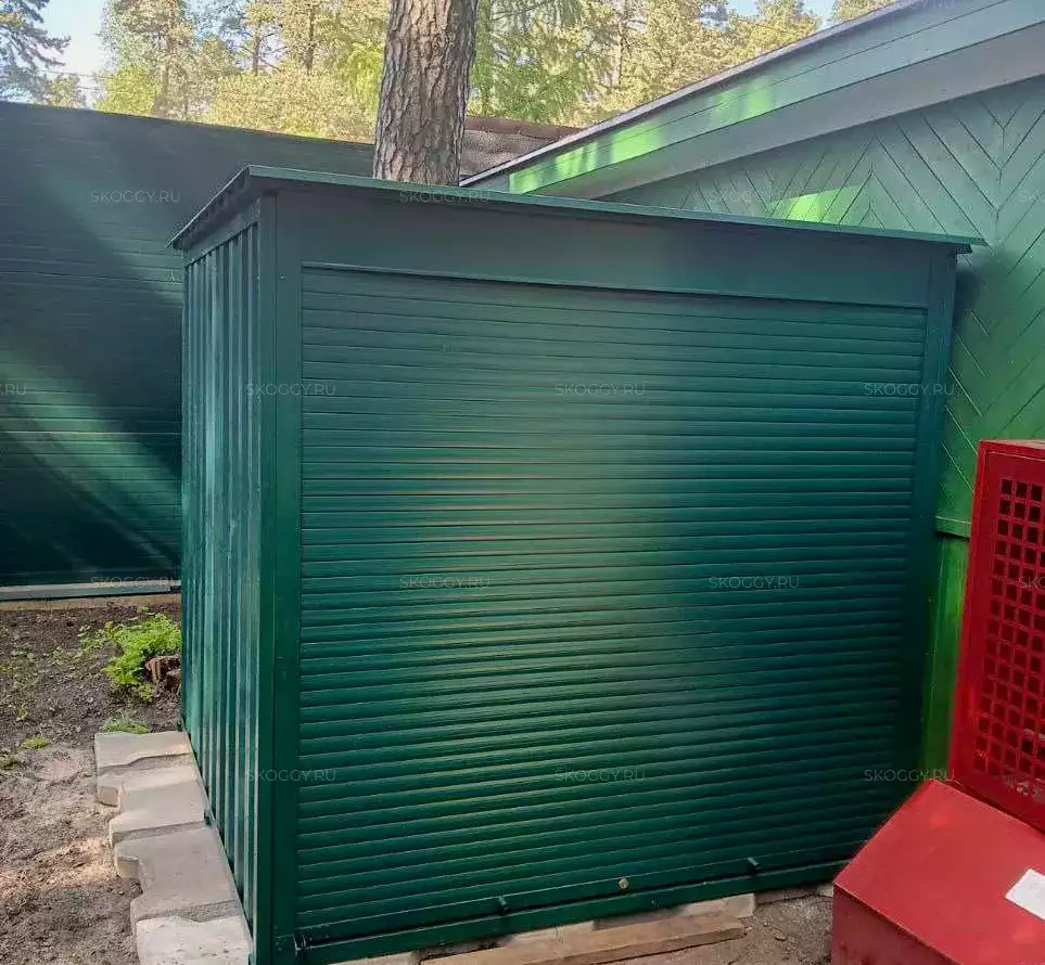 Контейнер для хозяйственных нужд в сочном зеленом цвете в КП Жуковка, Одинцовский р-н, МО