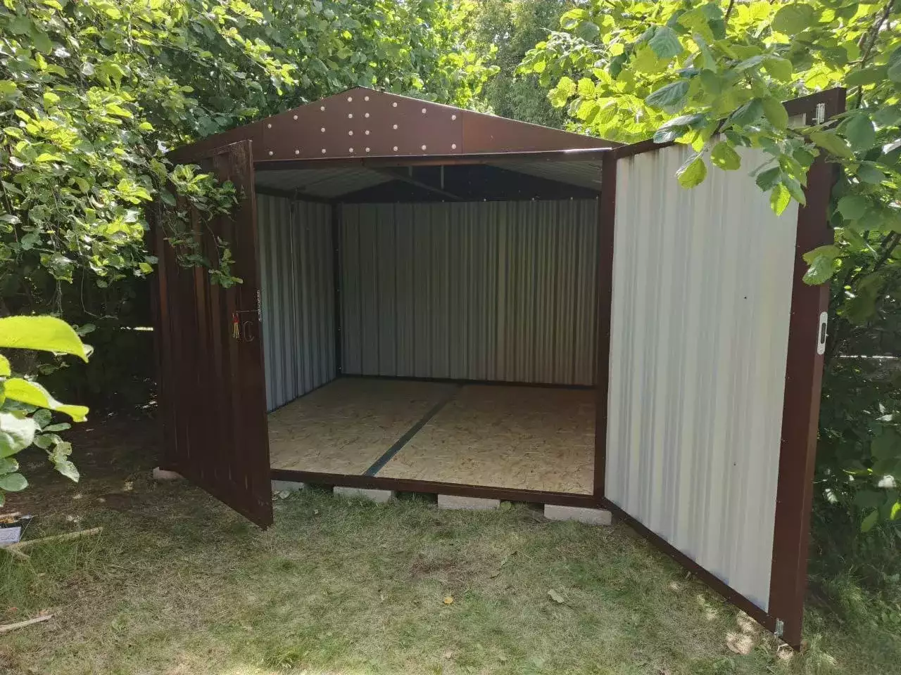 Хозблок для вещей в шоколадном цвете в пос. Быково, Раменский г.о, МО