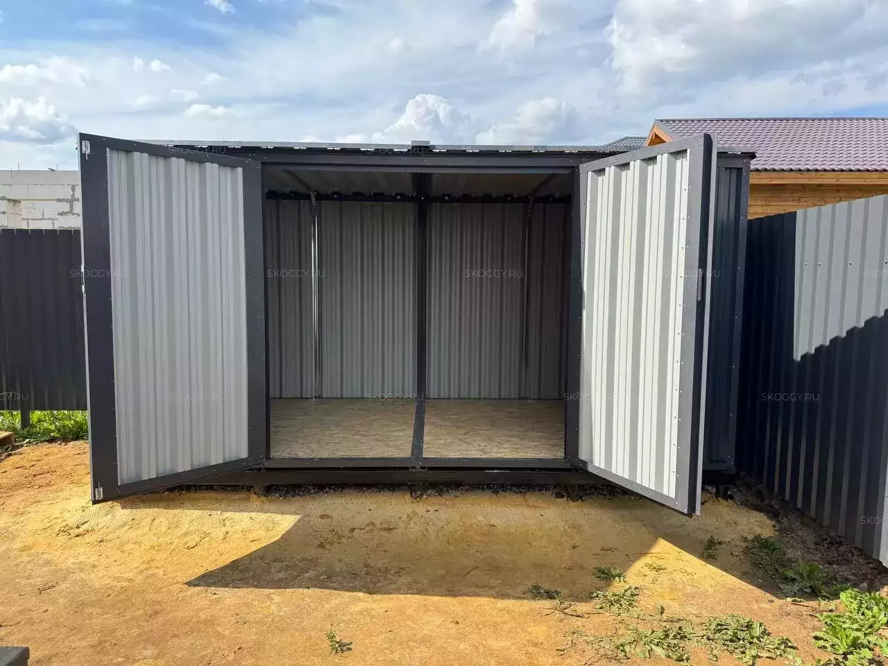 Хозблок для хозяйственных принадлежностей в графитовом цвете в дер. Запрудное, Раменский г.о, МО