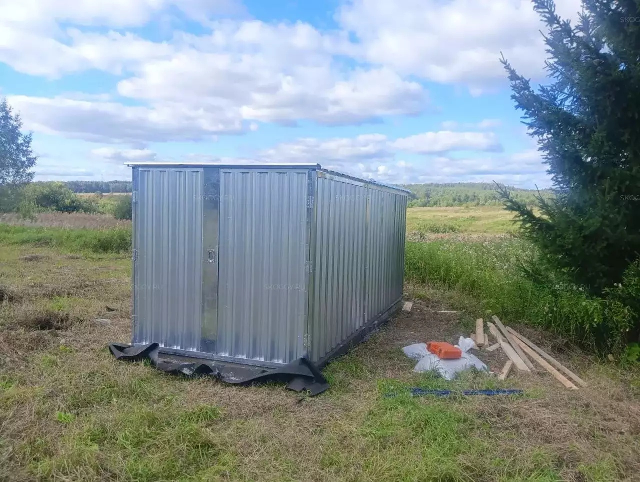 Хозблок для хозяйственных принадлежностей в цинковом цвете в с. Пригородный, Юрьев-Польский мун.окр, Владимирская обл.