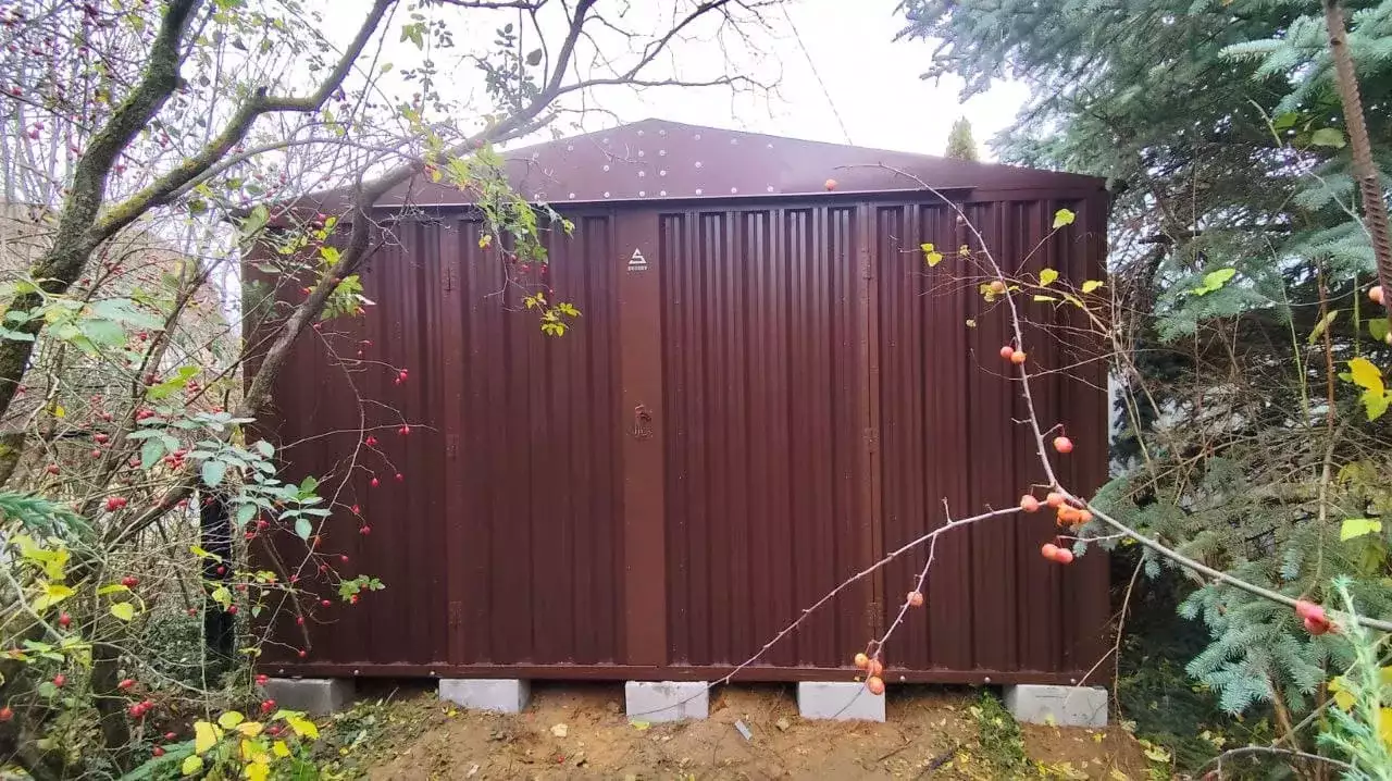 Хозблок для садовой техники и инвентаря в шоколадном цвете в дер. Кошерово, Раменский р-н, МО