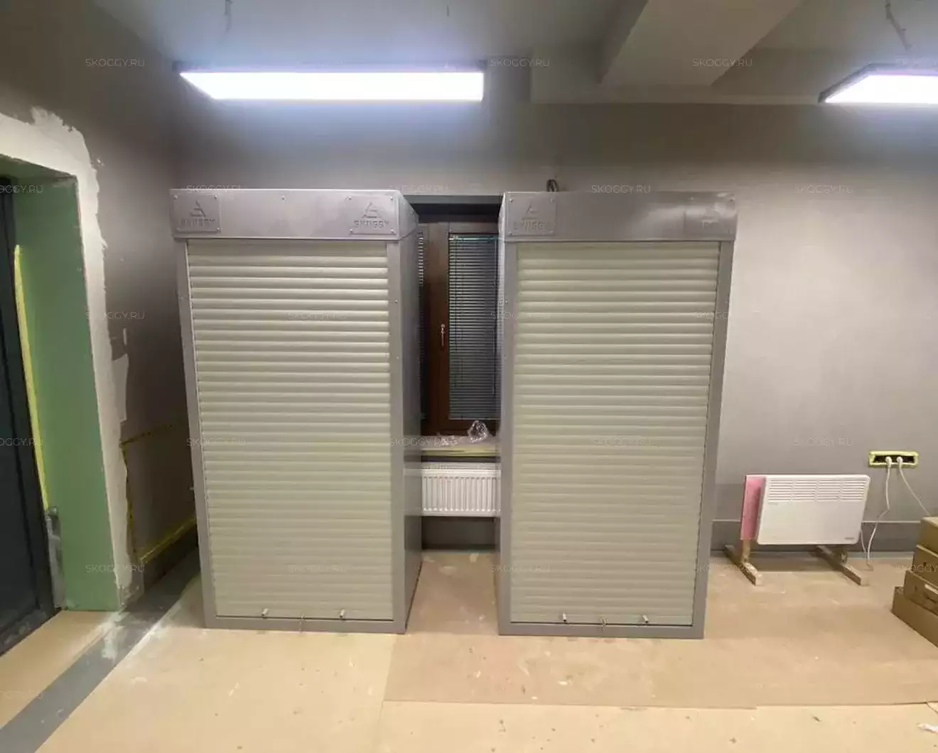 Два шкафа в паркинг для хранения вещей в светло-сером цвете в дер. Барвиха, Одинцовский г.о, МО