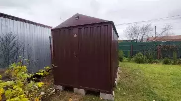 Гараж для мотоцикла в шоколадном цвете в дер. Староселье, Новомосковский адм.окр, МО