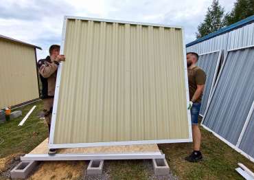 Гараж железный SKOGGY с двускатной крышей для участка в д. Русановская