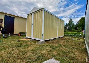 Контейнер 4х2 СКОГГИ в цвете RAL для дачи в д. Русановская