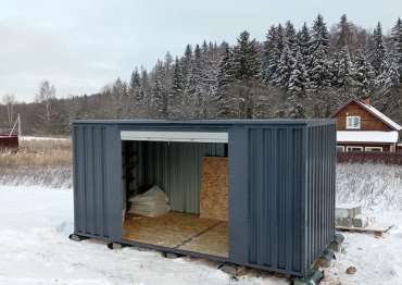 Контейнер SKOGGY с рольставнями для хранения инвентаря в д. Кобылино