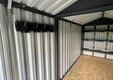 Контейнер внутри для дачного инвентаря в д.Репище