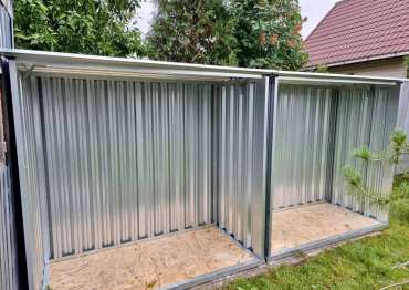 Дровница в цинке в д. Меры, ГО Истра