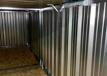 Контейнер для хранения вещей на парковке для заказчицы в Клаус паркинг