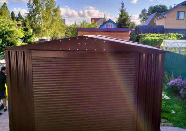 Гараж с рольставнями и увеличенной высотой в шоколадном цвете в дер. Никольское, Солнечногорский р-н, МО