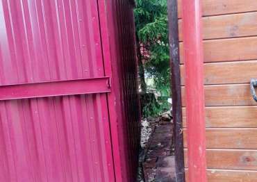 Вместительный хозблок для участка винного цвета для заказчика в СНТ Ромашка, Петушинский р-н, Владимирская область