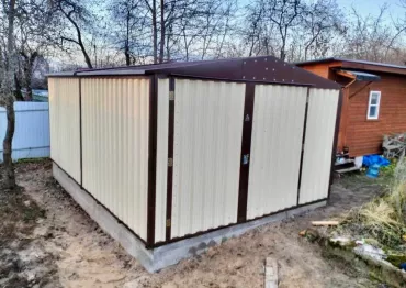 Современный автомобильный гараж в двойной расцветке в дер. Митино, Заокский р-н, Тульская область