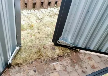 Аккуратный нестандартный малыш-контейнер для хранения инвентаря в дер. Покровское, г.о. Истра, МО