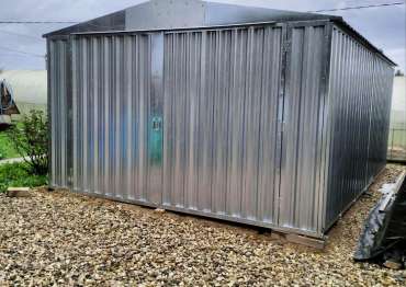Прочный автомобильный гараж в блестящем цинковом цвете в дер. Бурмакино