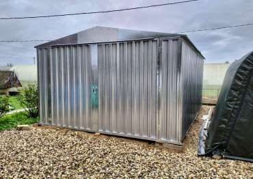 Эксклюзивный автомобильный гараж в блестящем цинковом цвете в дер. Бурмакино