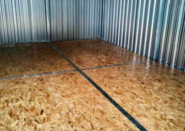 Современный автомобильный гараж в блестящем цинковом цвете в дер. Бурмакино