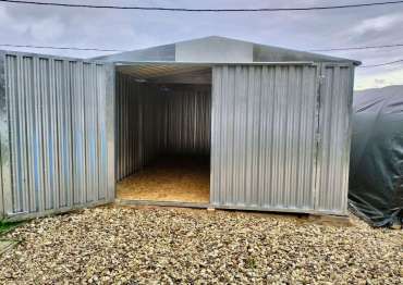 Надежный автомобильный гараж в блестящем цинковом цвете в дер. Бурмакино
