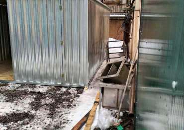 Современный гараж 4 х 6 м в цинковом цвете для телевизионной компании