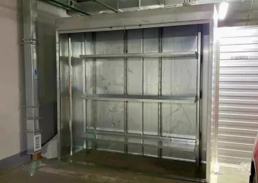 Два стильных шкафа для паркинга в Москве, находящиеся на улице Архитектора Щусева