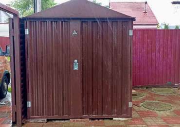 Вместительный хозблок для инструментов в шоколадном цвете в СНТ Желтый луг, Щелковский р-н, МО