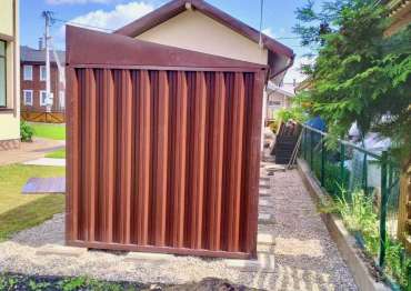 Вместительный контейнер для хранения различных вещей в двойной расцветке в КП Визендорф, Пушкинский р-н, МО