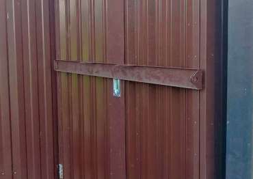 Стильный хозблок для хранения садового инвентаря с антивандальным засовом в шоколадном цвете в дер. Благовещенское, г.о. Дмитровский, МО